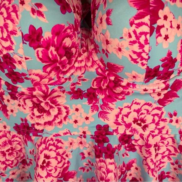 Torrid Peplum Tankini Top Size 2X Pink Blue Floral Swimwear Beach Push-up Pads - Picture 3 of 11